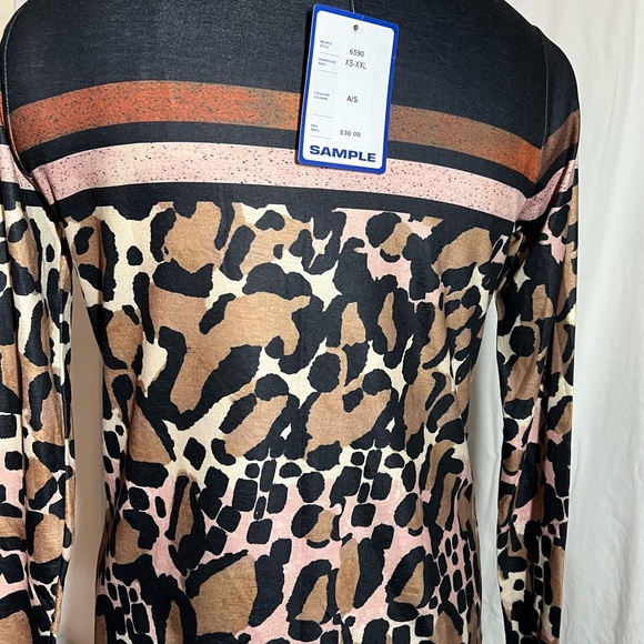 Animal print ladies top long sleeve tee by Carre Noir Size Medium - Picture 3 of 9